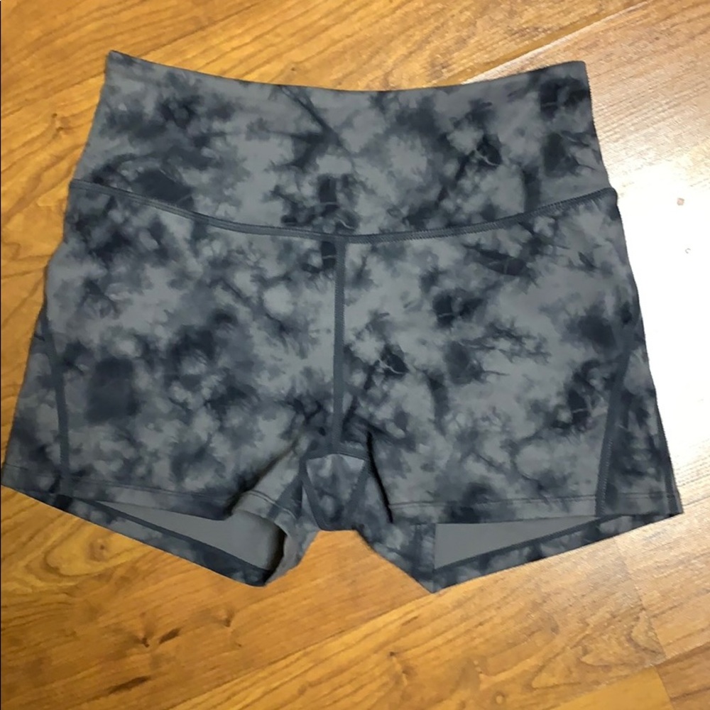 Core 10 yoga shorts